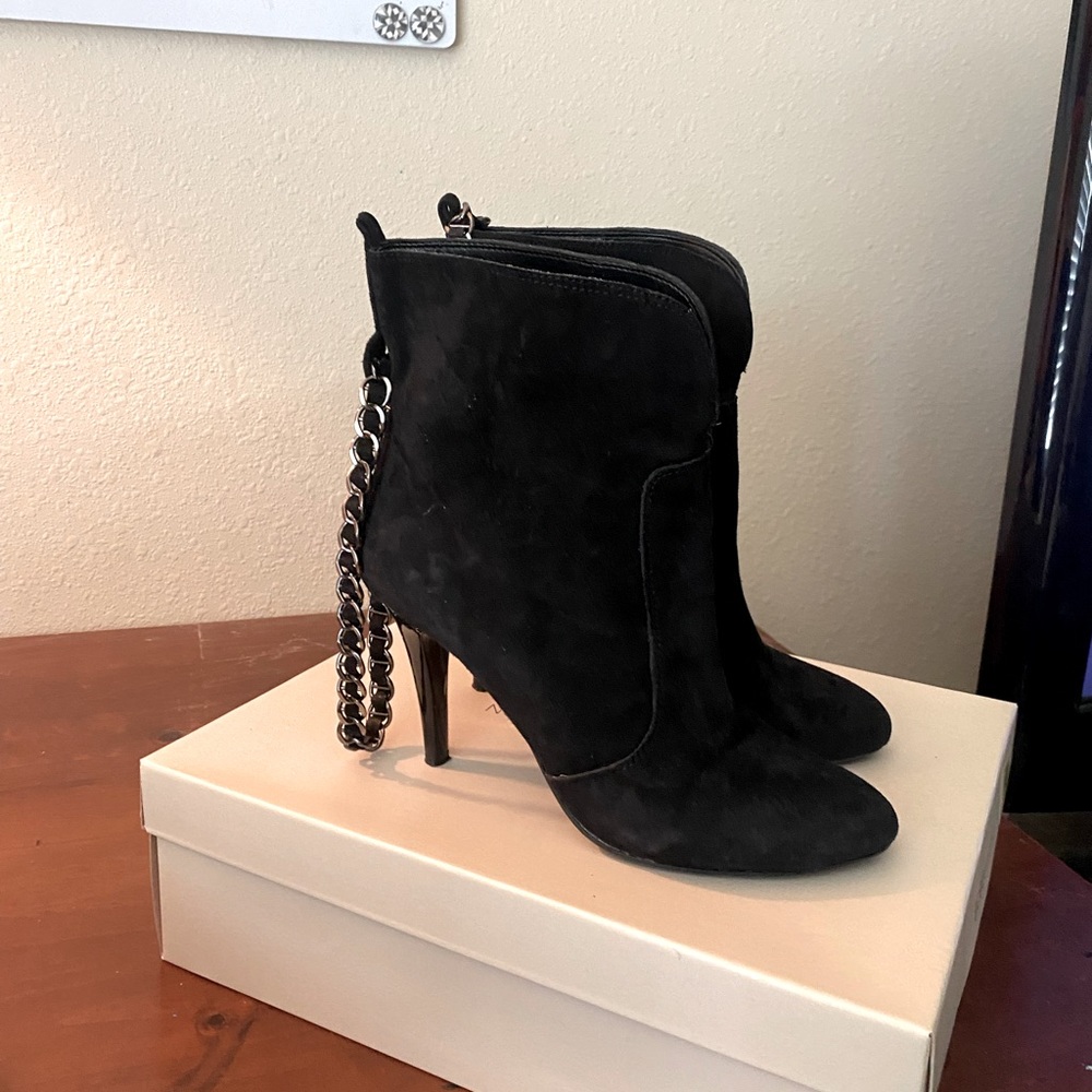 BCG Chained heels